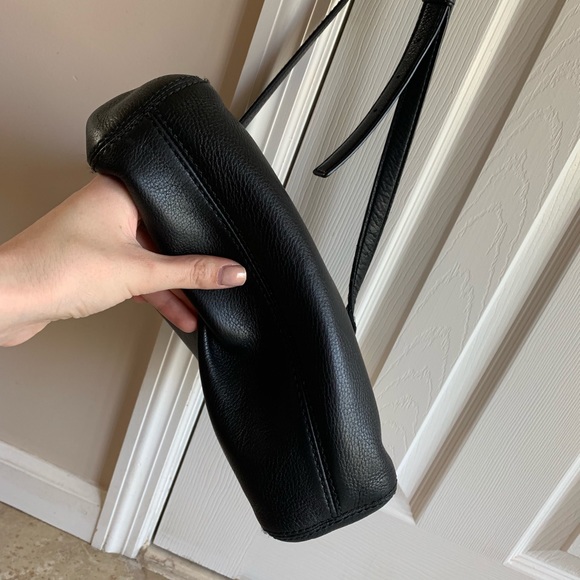 Michael Kors Shoulder Bag - Picture 4 of 8